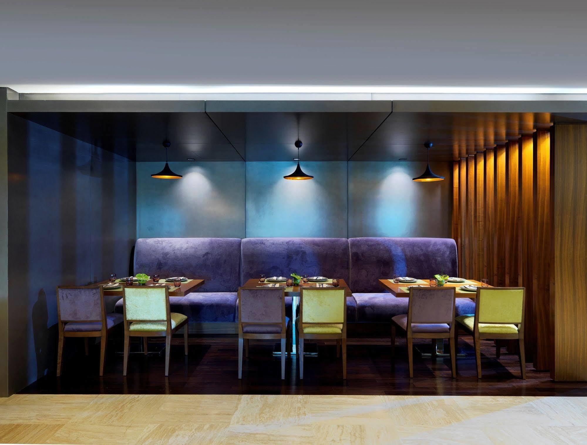 Damac Maison The Vogue Dubai Esterno foto Interior of a restaurant