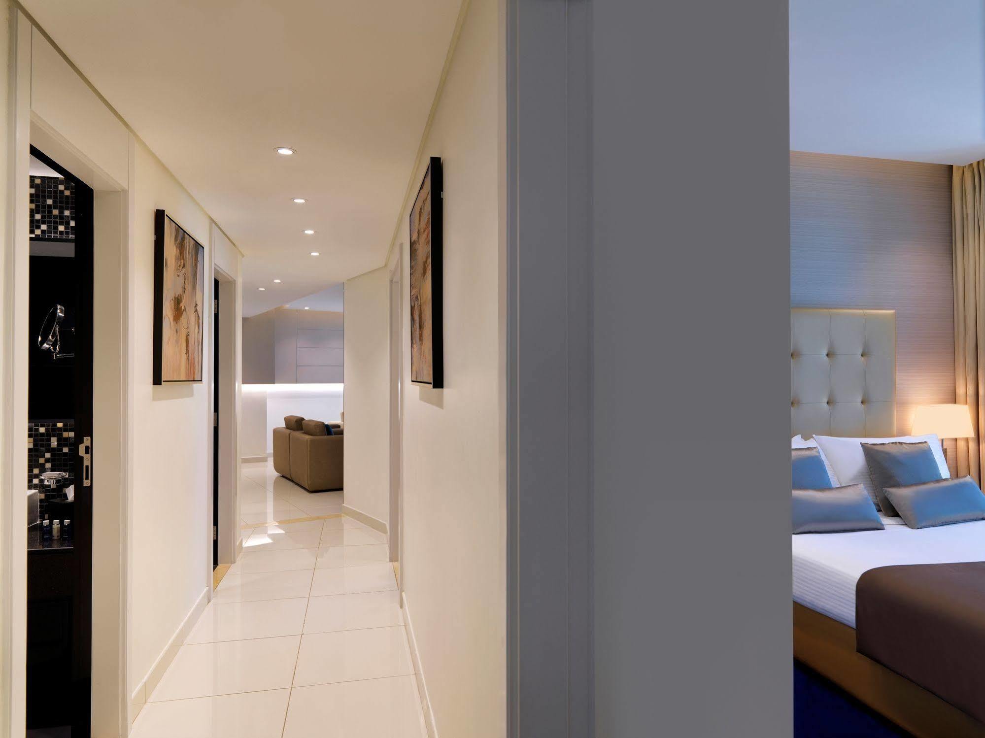 Damac Maison The Vogue Dubai Esterno foto A suite at the hotel